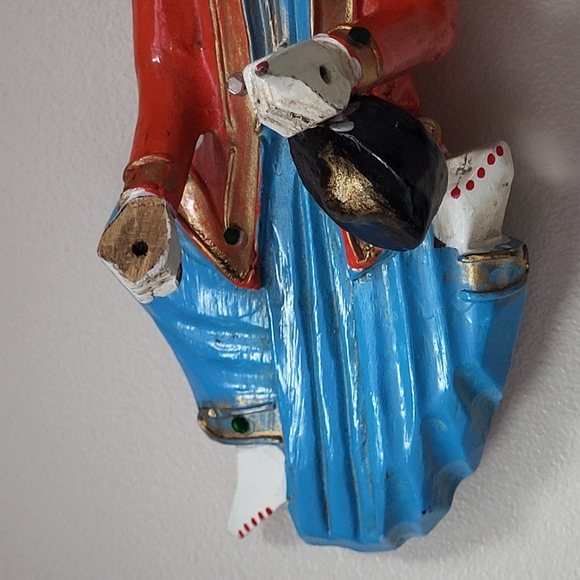 Vintage Carved Wooden Folkart Musician Figure Wall Hanging - Picture 4 of 16